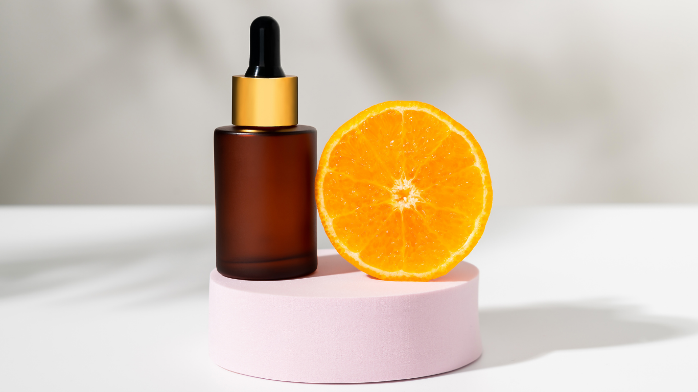 ¿La vitamina C mancha la cara? Mitos y verdades sobre este ingrediente estrella