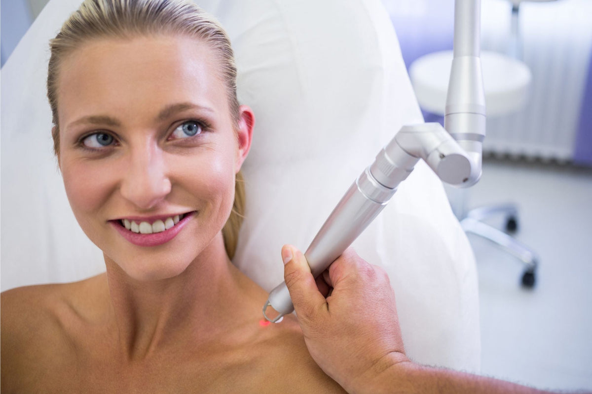 Cómo cuidar la piel tras tratamientos dermatológicos: peelings o láser