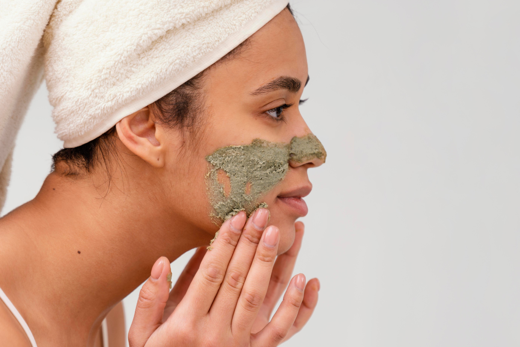 Piel sensibilizada por exceso de exfoliación: repárala paso a paso